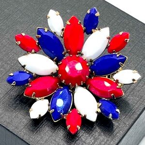 Juliana D& E VTG 60’s Vibrant Red Whit & Blue Patriotic Floral Brooch USA